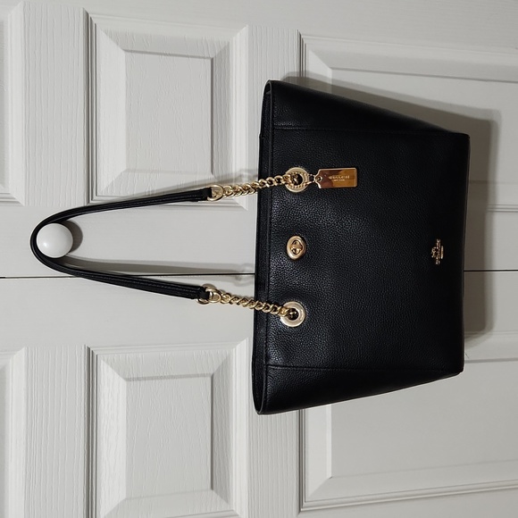 NWT Coach Pebbled Turnlock Chain Tote - Picture 4 of 10